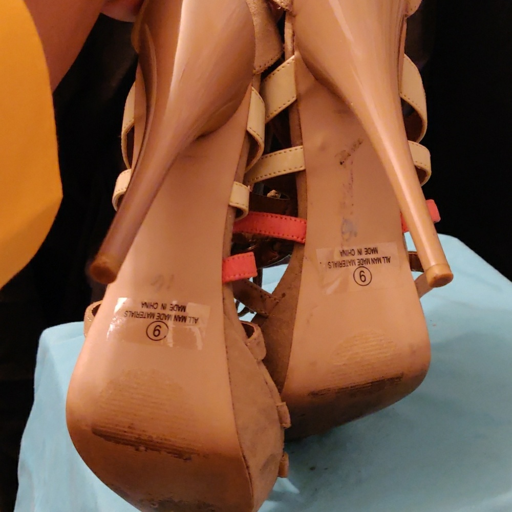 Shoes - Picture 5 of 5